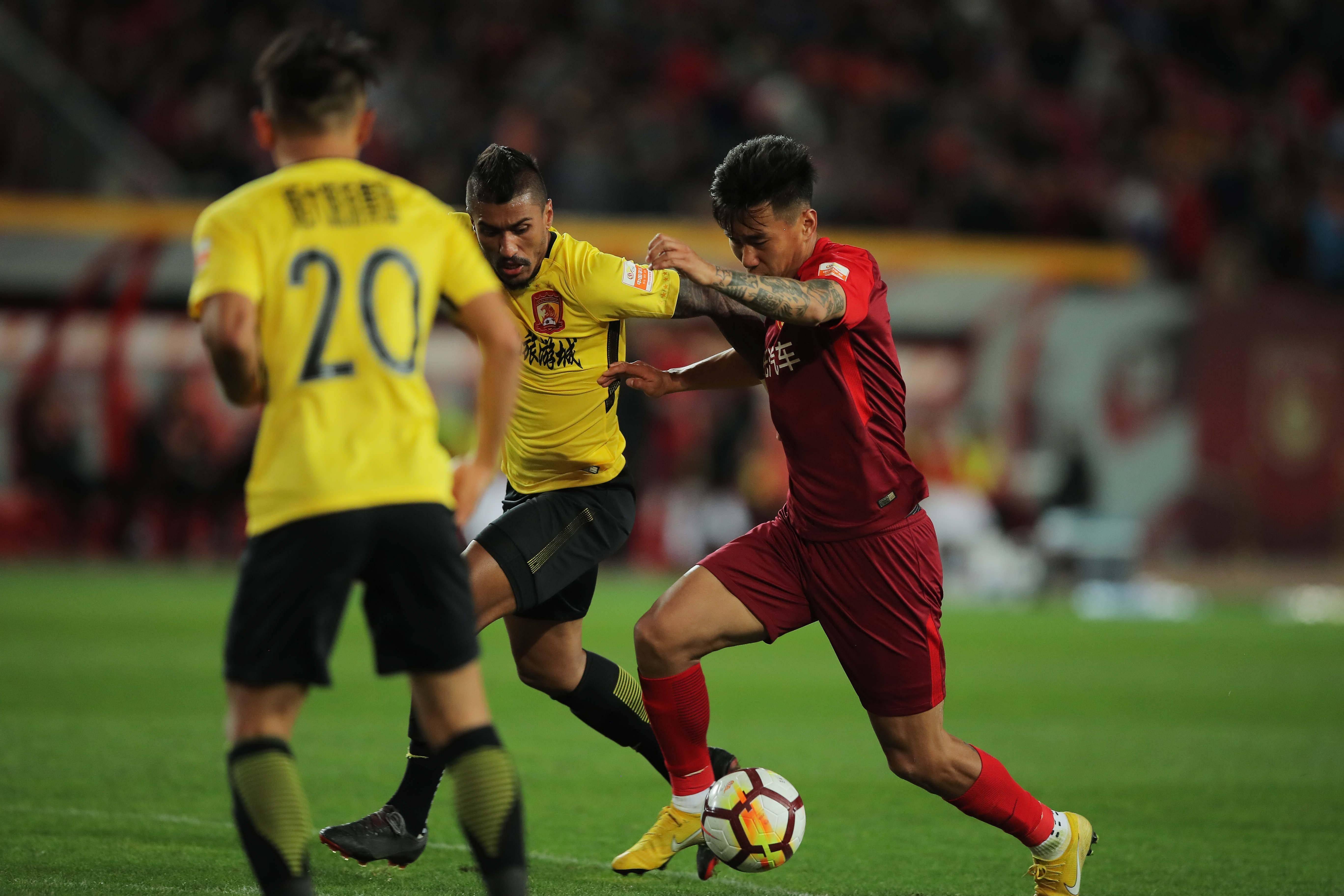 九游游戏中心官网-冲刺阶段突围战来临，斯图加特围绕中超豪取连胜，赛场秩序良好，临场指挥获称赞的简单介绍