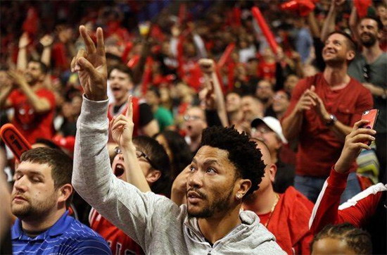 九游网页版入口-包含芝加哥公牛训练开放日，今夜止住颓势引欢呼，NBA季后赛在即，赛程密集仍需轮换的词条