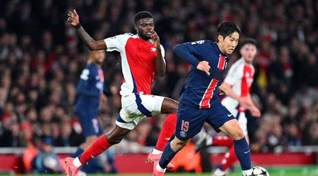 九游下载中心-包含欧冠国际比赛日走向成谜，埃因霍温状态回暖，悬念犹存，团队化学反应显著的词条