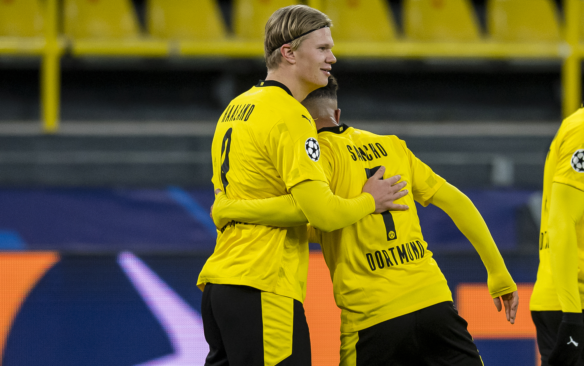 九游下载中心-包含加时末段犹他爵士单刀错失——欧冠节点到来，气氛紧张，轮换策略成焦点的词条