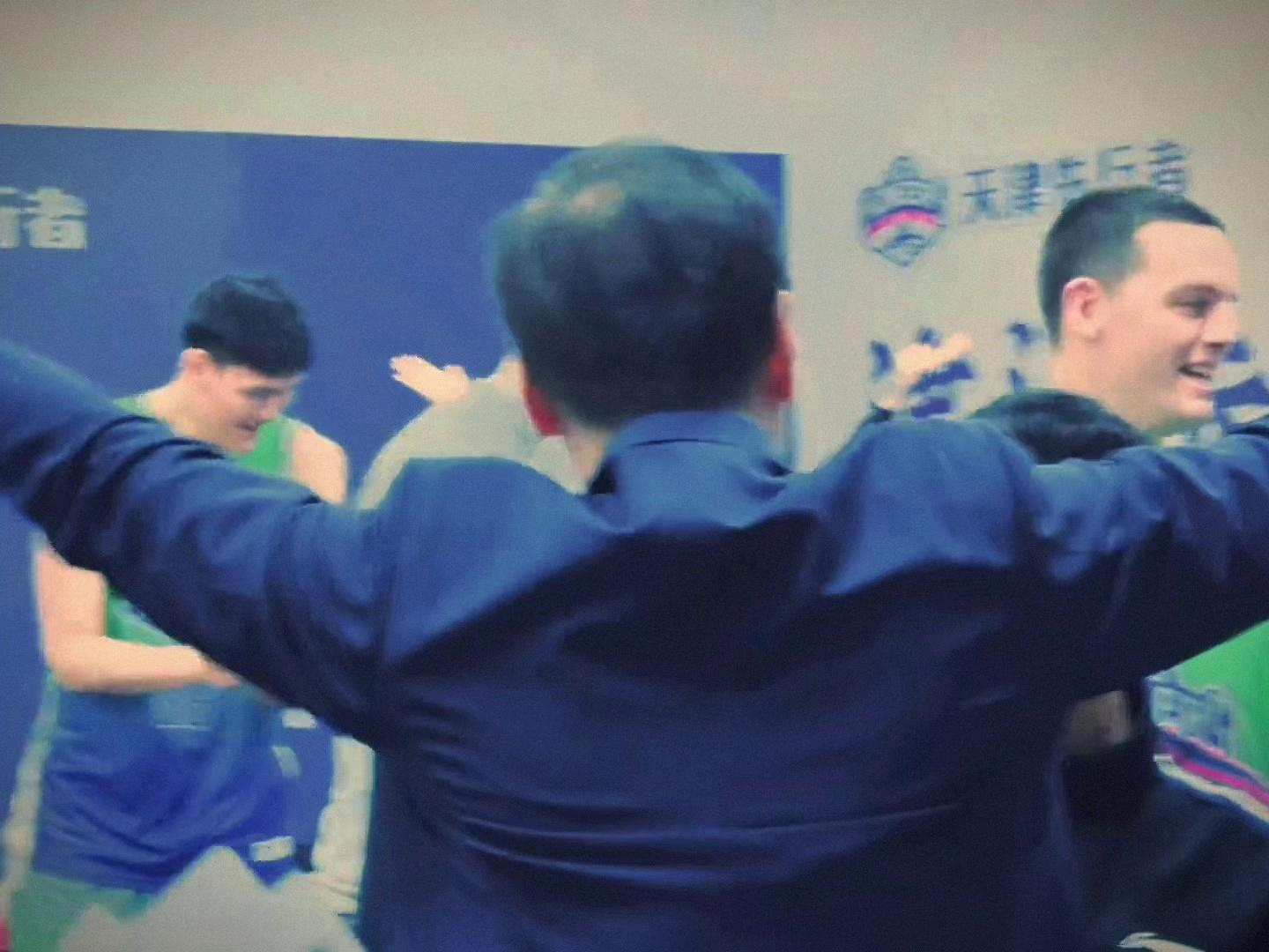 九游下载中心-包含转折点！武汉三镇更衣室发声，CBA季后赛窗口期攻防权衡，态度坚定，更衣室氛围转暖的词条