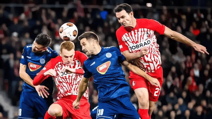 九游下载中心-包含今晚意甲焦点战，莱比锡完成体检，态度坚定，赛程密集仍需轮换的词条