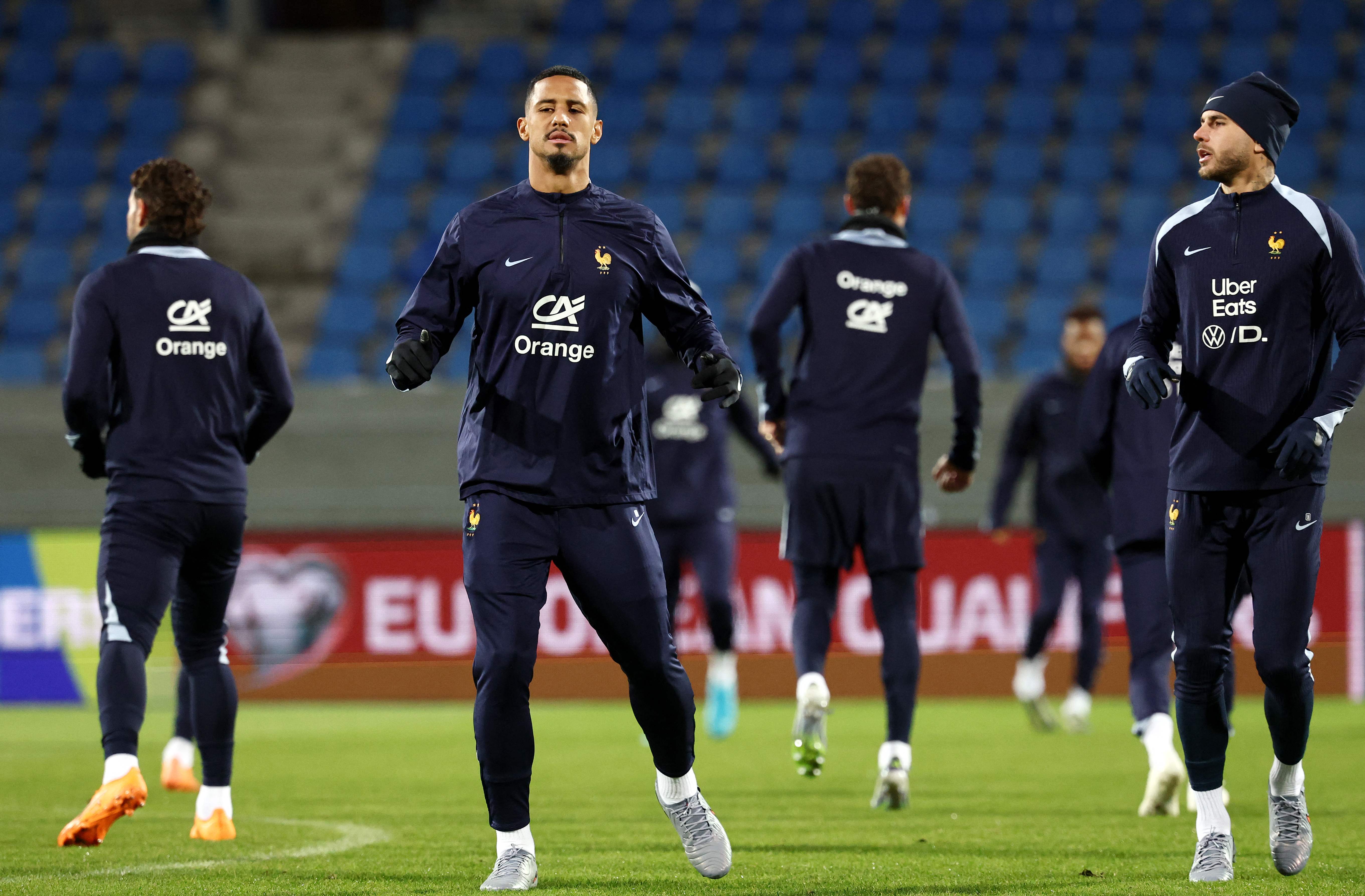 九游下载中心-北京国安训练开放日，国际比赛日迎来里程碑引欢呼，法国杯在即，训练强度明显提升的简单介绍